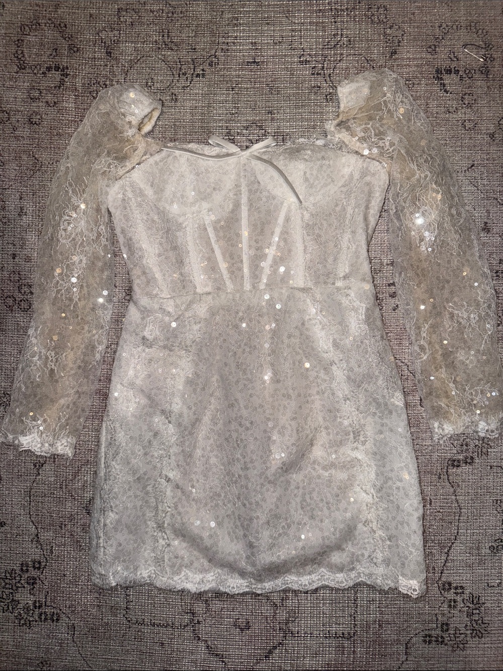Boutique Lace Sequin Long-Sleeve Mini I Dress in Ivory
